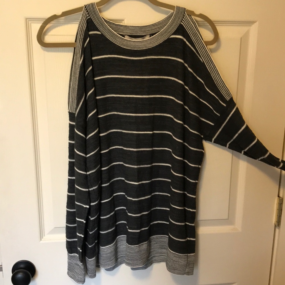 LOFT Lightweight open shoulder sweater Sz M